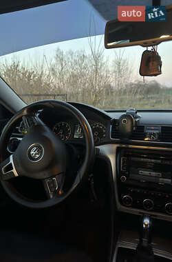 Седан Volkswagen Passat 2012 в 