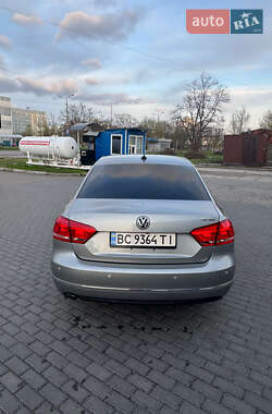 Седан Volkswagen Passat 2013 в 