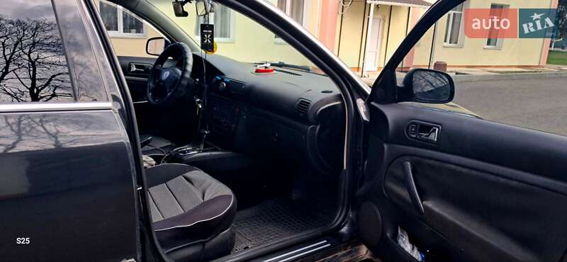 Универсал Volkswagen Passat 2003 в Тростянце