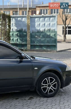 Седан Volkswagen Passat 2001 в 