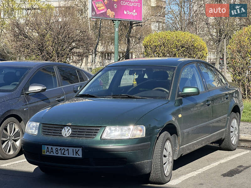 Седан Volkswagen Passat 1999 в 
