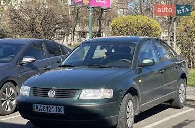 Седан Volkswagen Passat 1999 в 