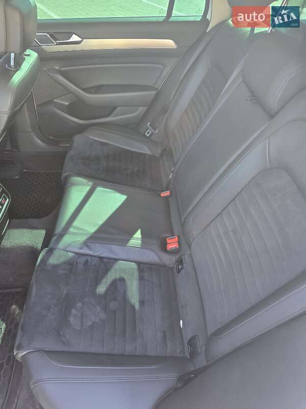 Універсал Volkswagen Passat 2018 в Львові фото 15 Універсал Volkswagen Passat 2018 в Львові