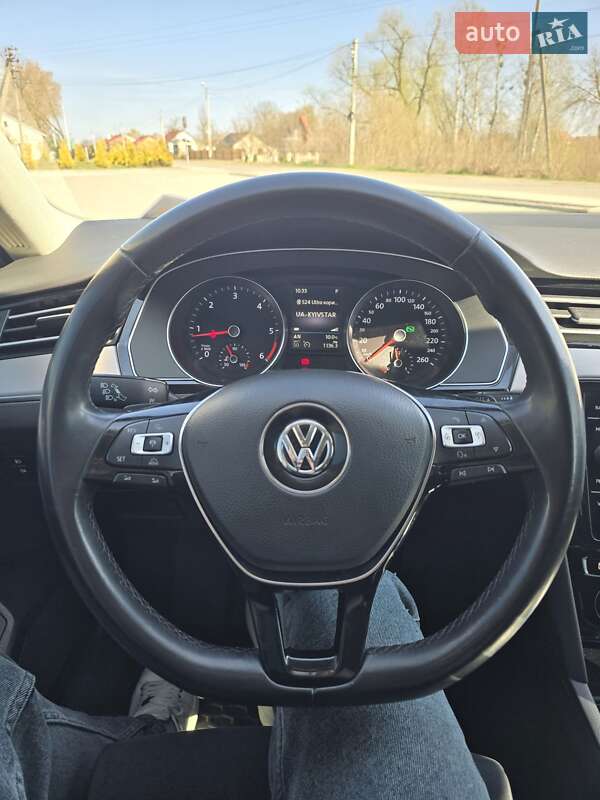 Універсал Volkswagen Passat 2018 в Львові фото 22 Універсал Volkswagen Passat 2018 в Львові