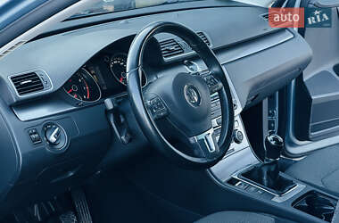 Универсал Volkswagen Passat 2012 в 