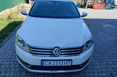 Універсал Volkswagen Passat 2013 в 