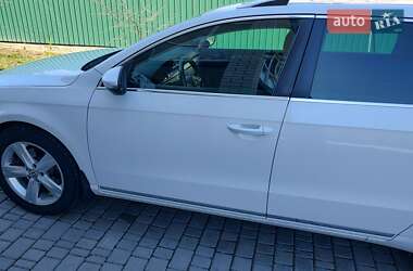 Універсал Volkswagen Passat 2013 в 