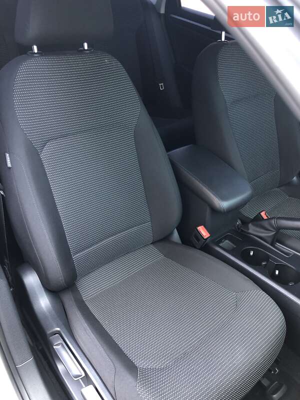 Седан Volkswagen Passat 2016 в Харькове фото 13 Седан Volkswagen Passat 2016 в Харькове