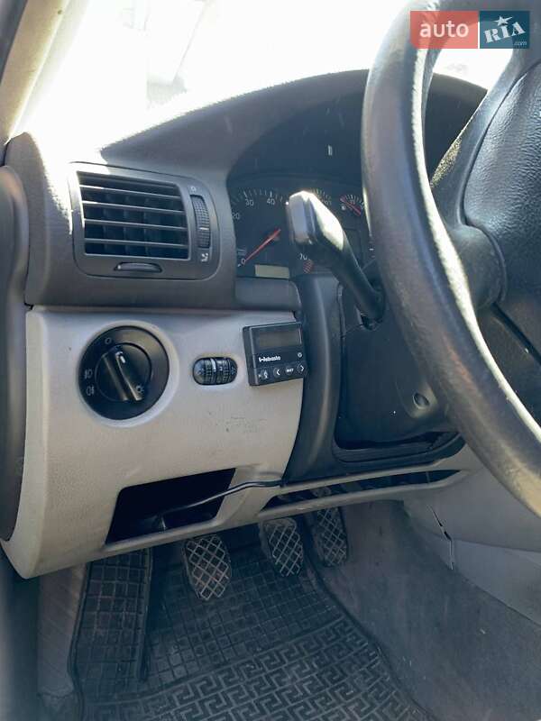 Седан Volkswagen Passat 1999 в Луцке