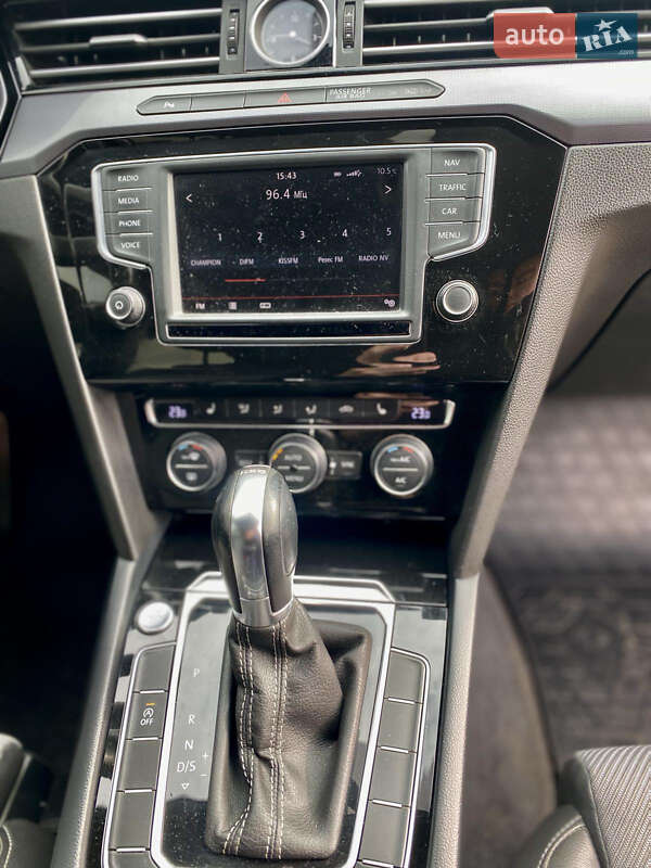 Универсал Volkswagen Passat 2015 в Киеве