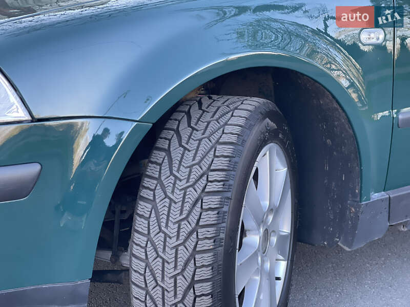 Універсал Volkswagen Passat 2002 в Києві
