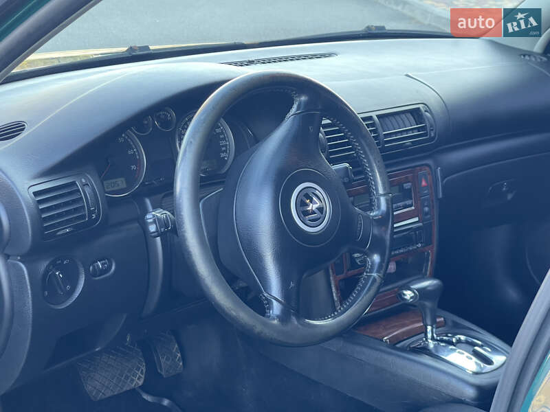 Універсал Volkswagen Passat 2002 в Києві