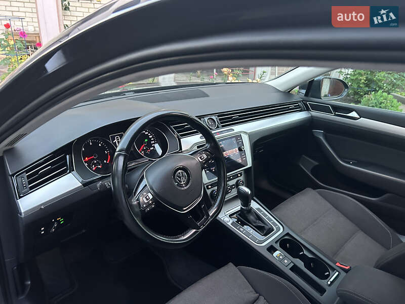 Универсал Volkswagen Passat 2017 в Киеве фото 10 Универсал Volkswagen Passat 2017 в Киеве