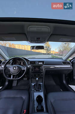 Седан Volkswagen Passat 2017 в 