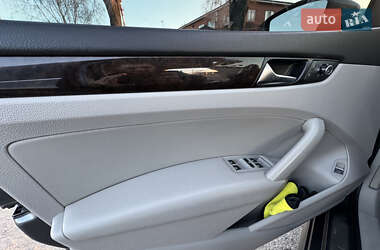Седан Volkswagen Passat 2014 в 
