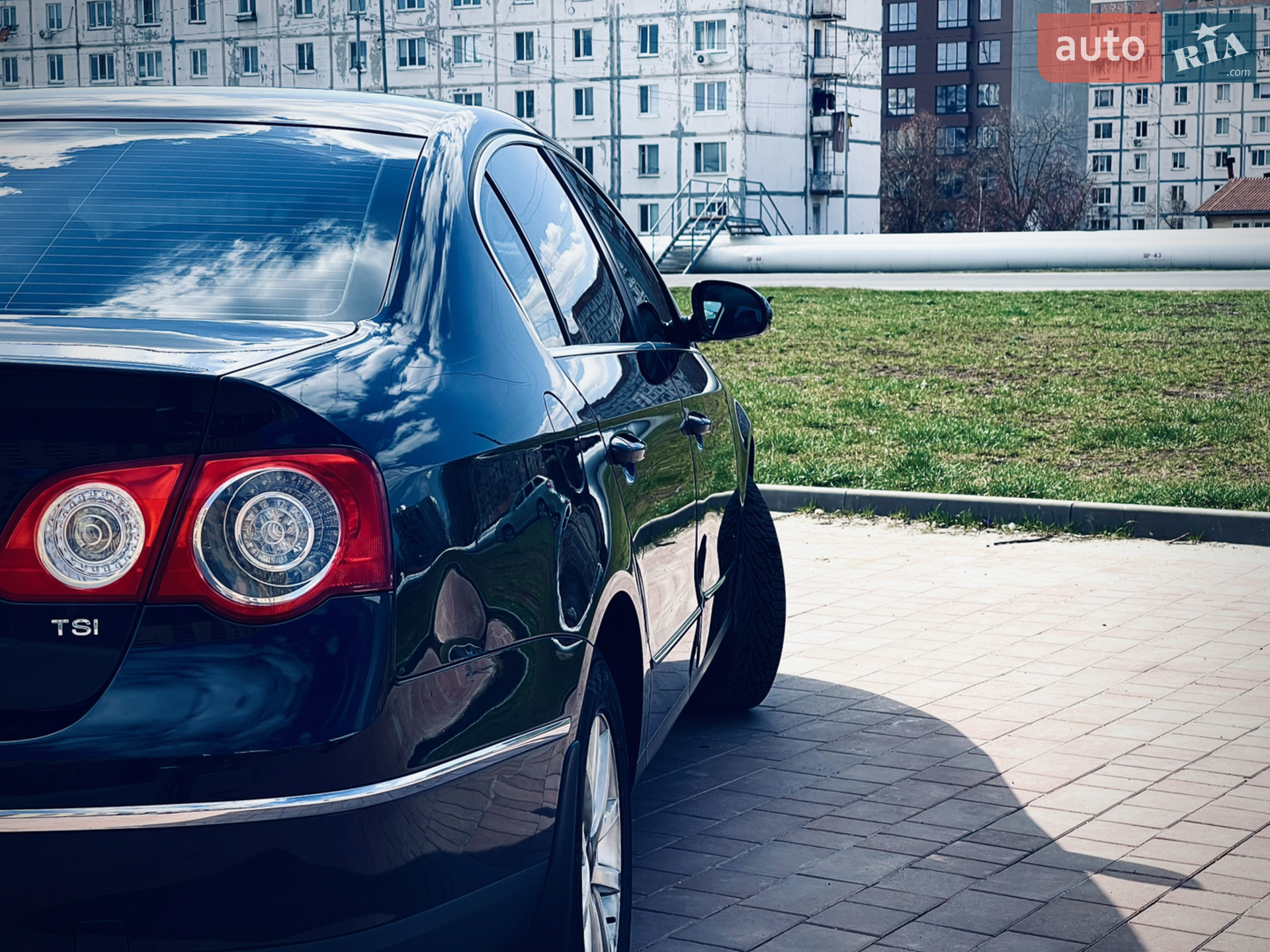 2010 Volkswagen Passat - мініатюра 2