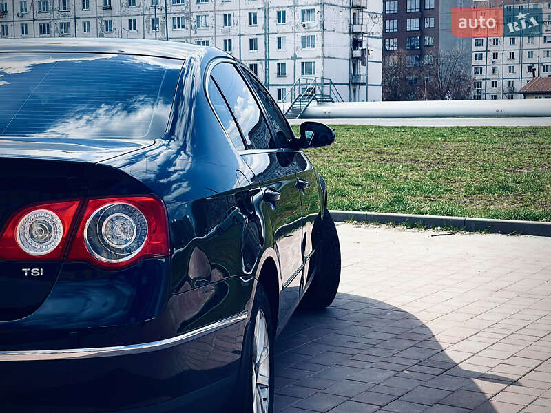 Седан Volkswagen Passat 2010 в Нетешине