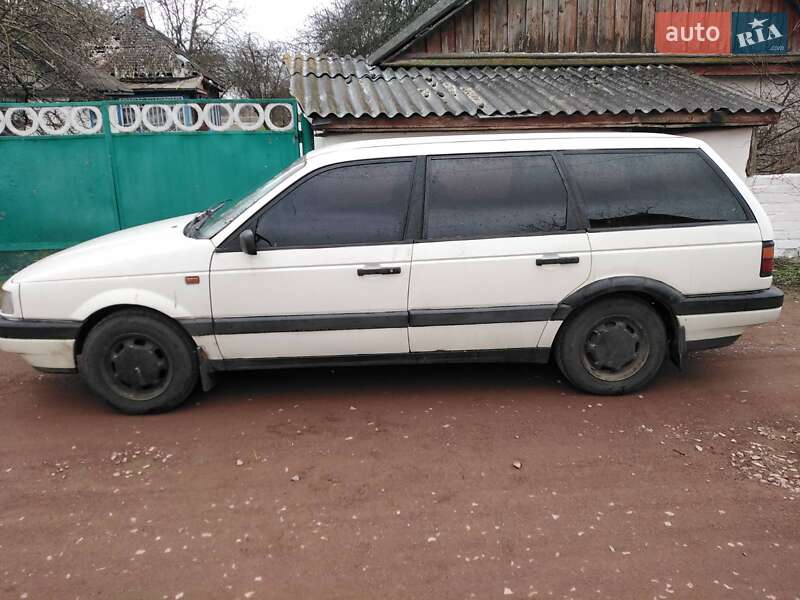 Универсал Volkswagen Passat 1992 в Овруче