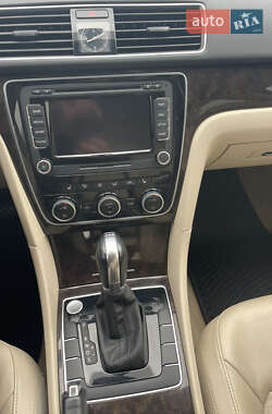 Седан Volkswagen Passat 2014 в 