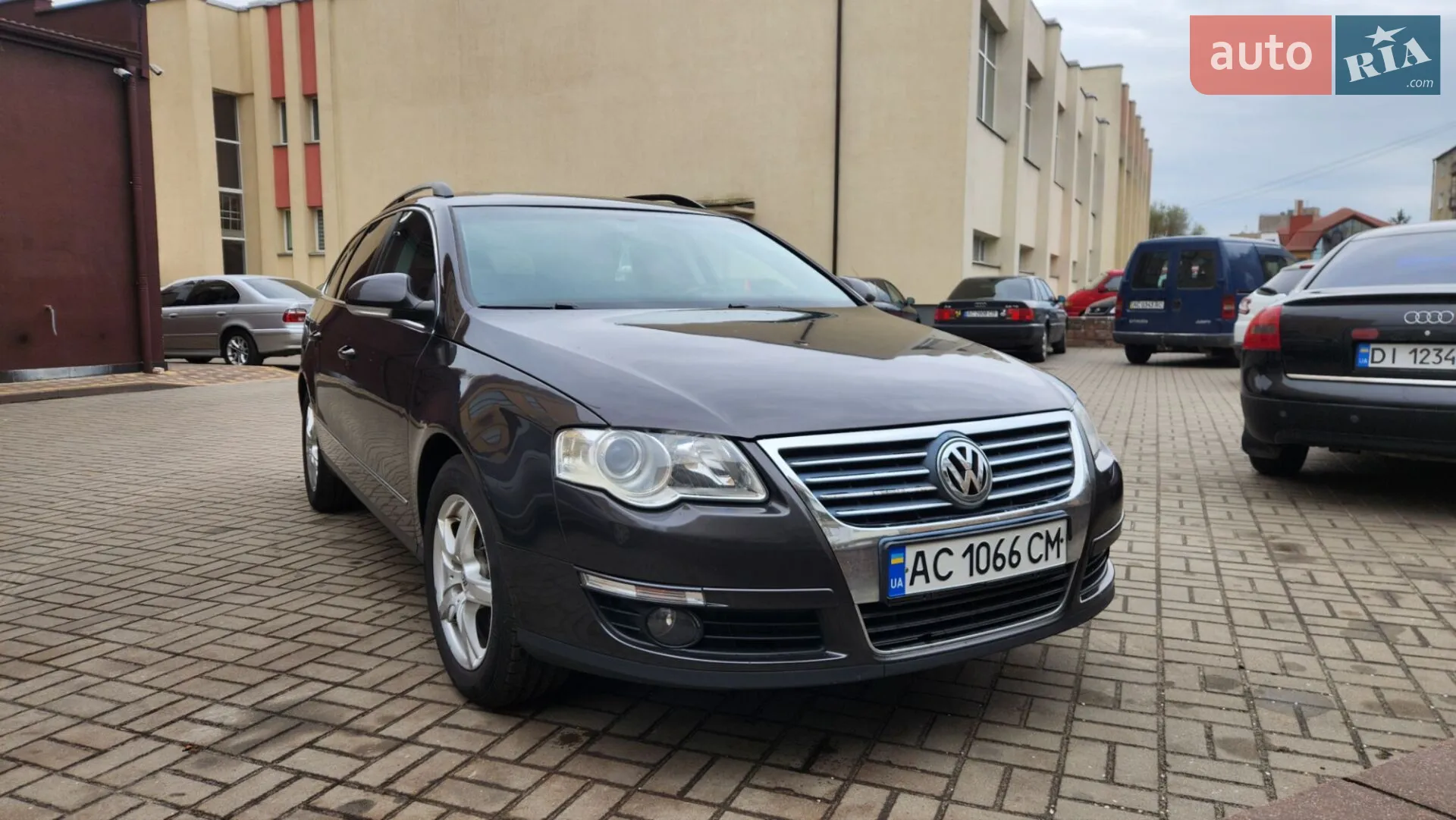 2010 Volkswagen Passat - мініатюра 5