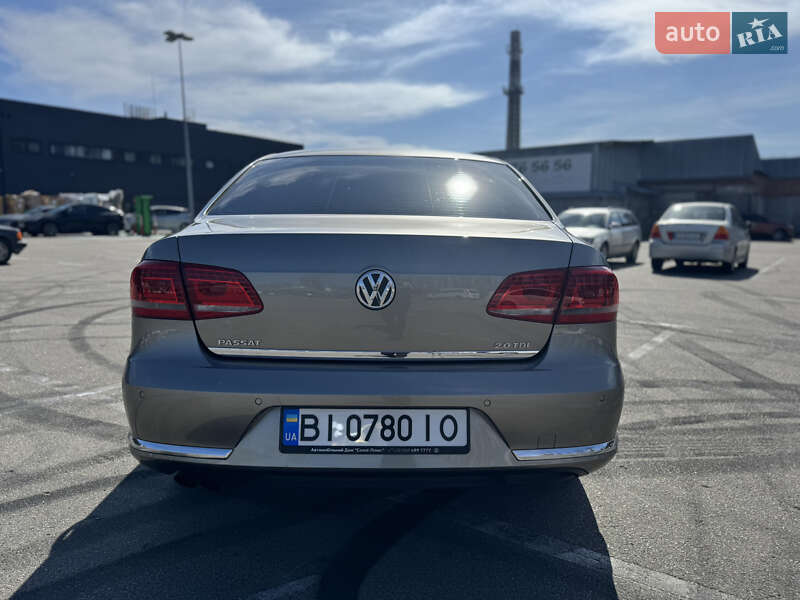 Седан Volkswagen Passat 2013 в Киеве