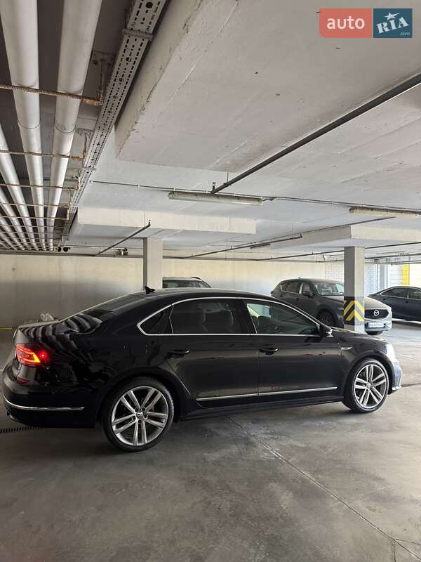 Седан Volkswagen Passat 2016 в Києві