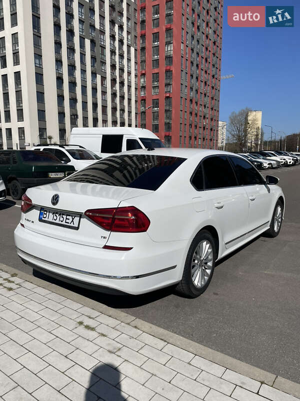 Седан Volkswagen Passat 2016 в Киеве