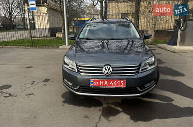 Универсал Volkswagen Passat 2011 в 