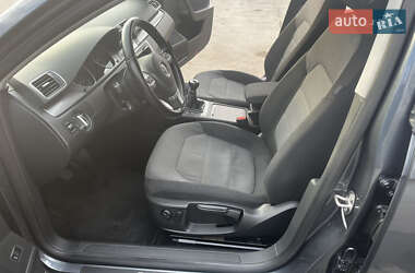 Универсал Volkswagen Passat 2011 в 
