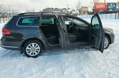 Універсал Volkswagen Passat 2011 в 
