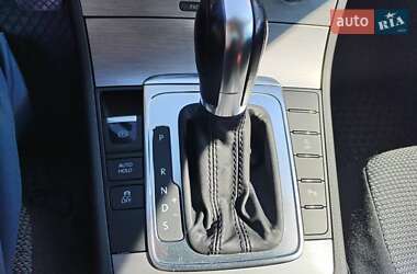 Універсал Volkswagen Passat 2012 в 