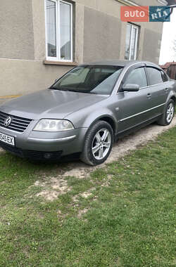 Седан Volkswagen Passat 2002 в Хоросткові