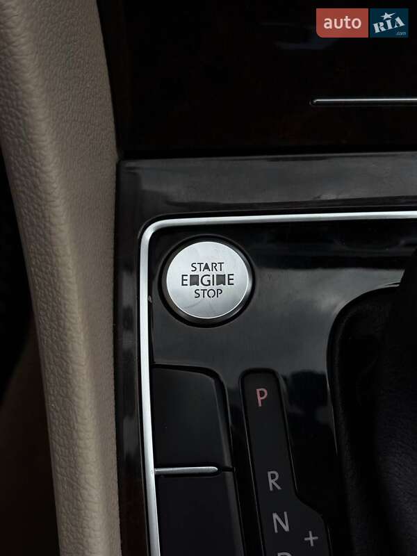 Седан Volkswagen Passat 2013 в Дніпрі