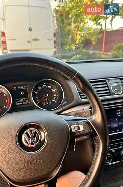 Седан Volkswagen Passat 2015 в 