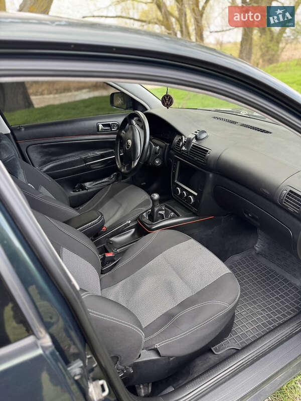 Седан Volkswagen Passat 1998 в Борисполе