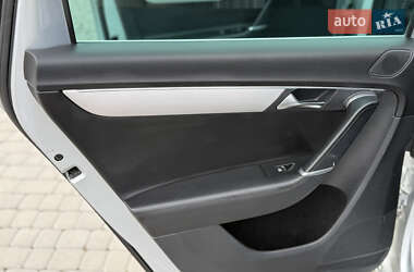 Универсал Volkswagen Passat 2011 в 