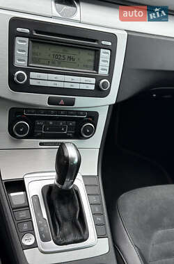 Универсал Volkswagen Passat 2011 в 