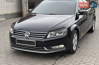 Универсал Volkswagen Passat 2012 в 