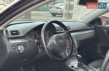 Универсал Volkswagen Passat 2012 в 