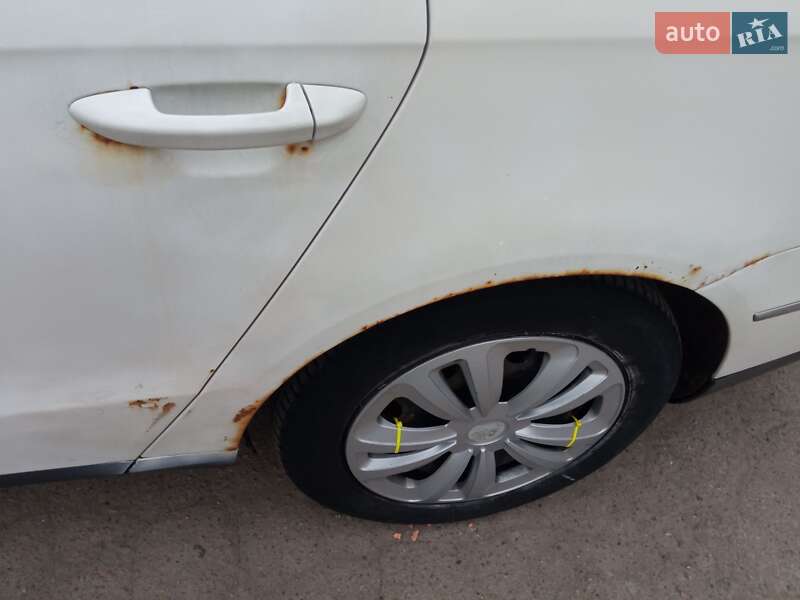 Универсал Volkswagen Passat 2008 в Житомире