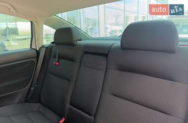 Седан Volkswagen Passat 2002 в 