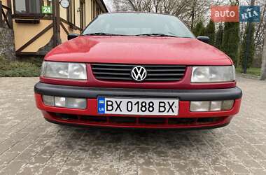 Седан Volkswagen Passat 1993 в 
