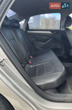 Седан Volkswagen Passat 2013 в 