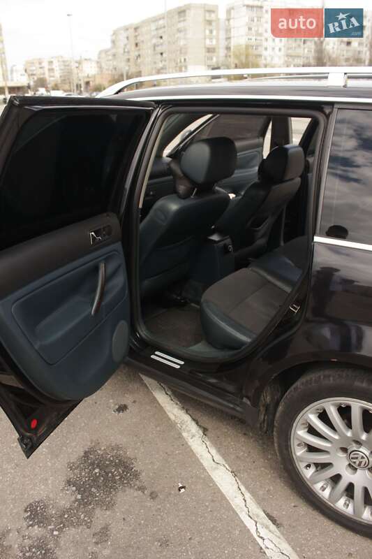 Універсал Volkswagen Passat 2004 в Підлужжі