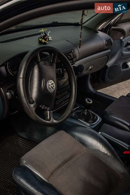 Універсал Volkswagen Passat 2004 в Підлужжі