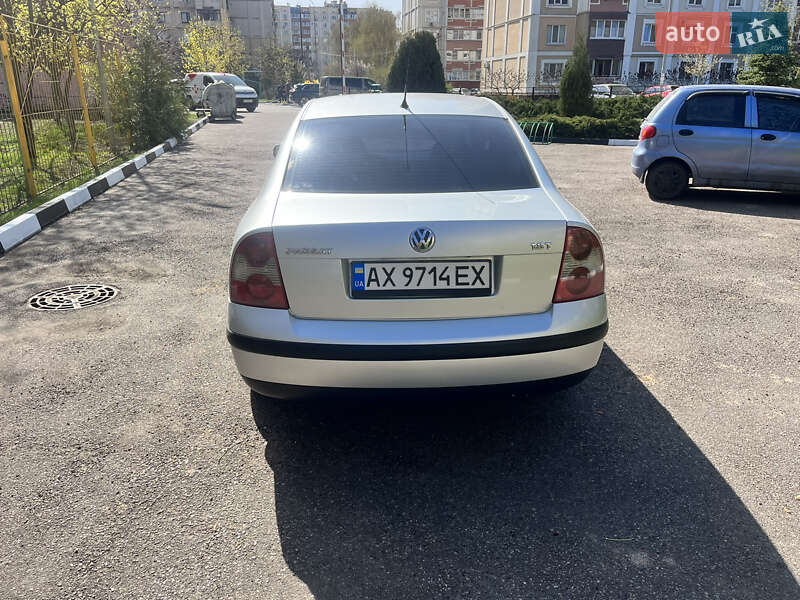 Седан Volkswagen Passat 2003 в Харькове
