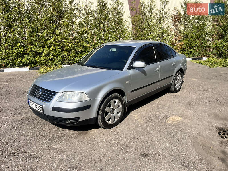 Седан Volkswagen Passat 2003 в Харькове