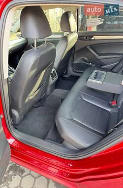 Седан Volkswagen Passat 2015 в 