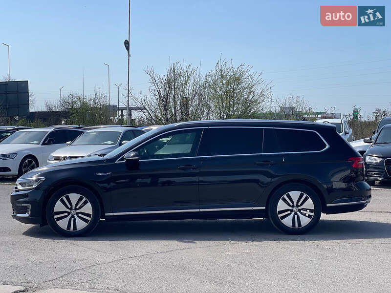 Универсал Volkswagen Passat 2018 в Ужгороде
