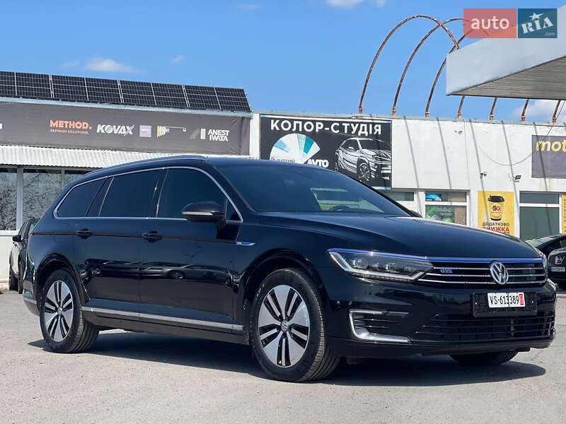 Универсал Volkswagen Passat 2018 в Ужгороде